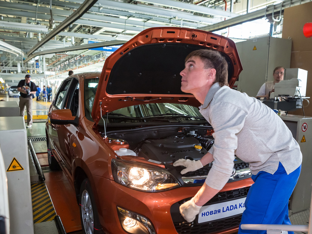 АВТОВАЗ в сентябре приостанавливает производство некоторых моделей