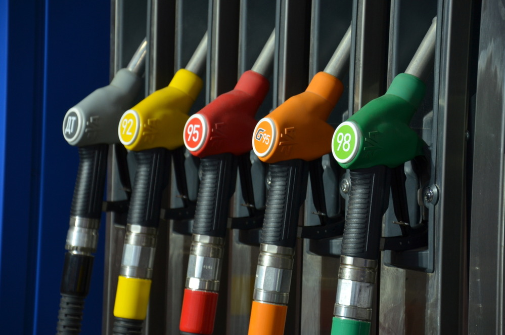 ФАС хочет привязать цены на бензин к ценам на сырую нефть