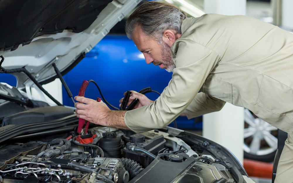 Специалисты назвали симптомы «уставшего» аккумулятора