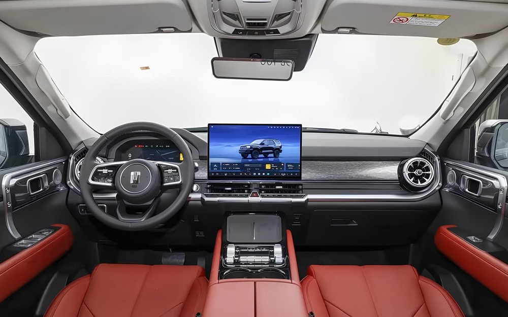 Интерьер Tank 400