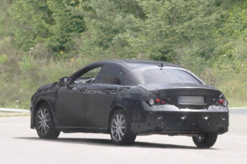 Папарацци рассекретили новый компактседан Mercedes BLS