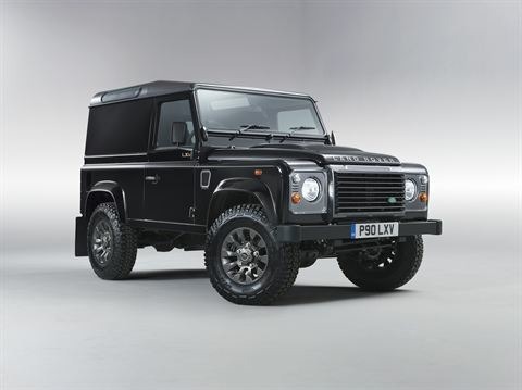 В России появится лимитированная спецверсия Land Rover Defender LXV