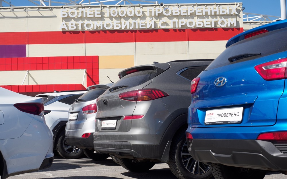 Названы самые подешевевшие в России автомобили с пробегом