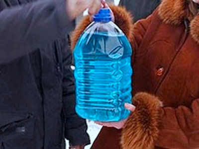 В Подмосковье обнаружили цех по розливу подпольной незамерзайки