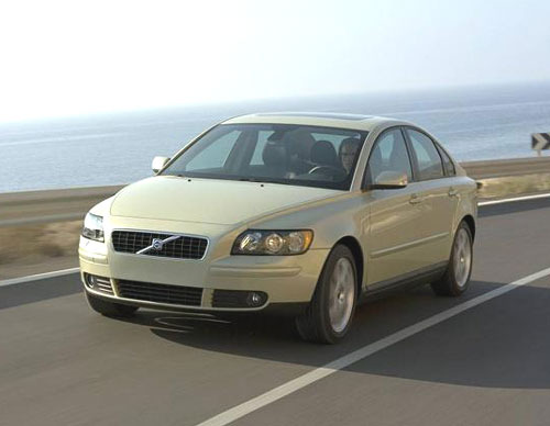 Новая Volvo S40 уже в России