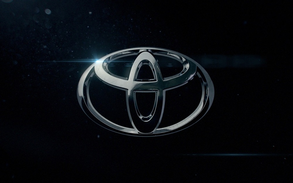 Toyota резко снижает производство