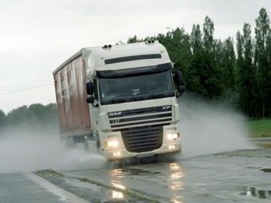 Росавтодор ограничивает движение грузовиков