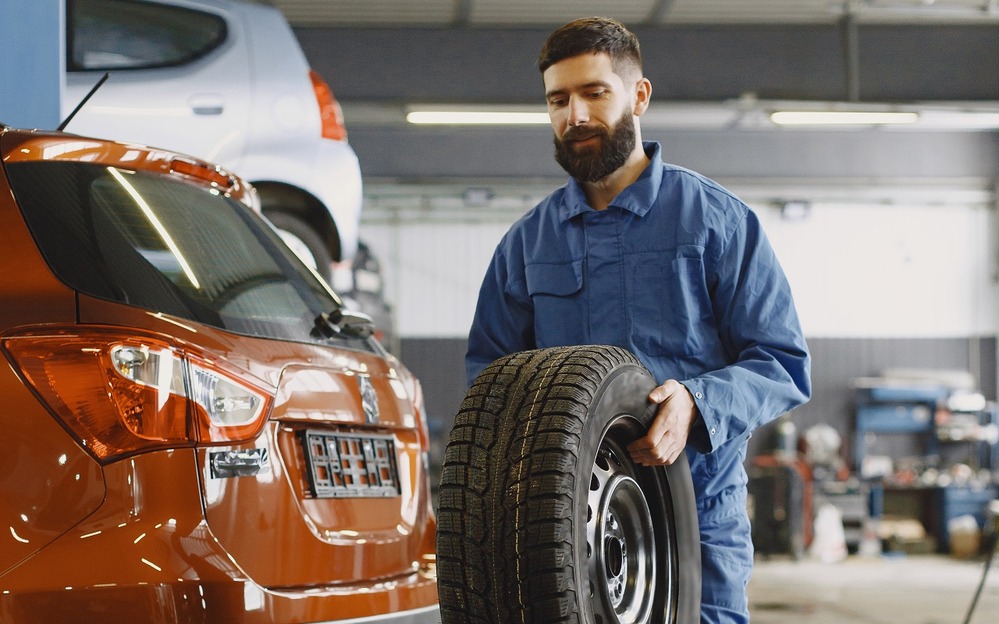 Не просто сменить резину: 5 ошибок при переобувке, влияющих на безопасность