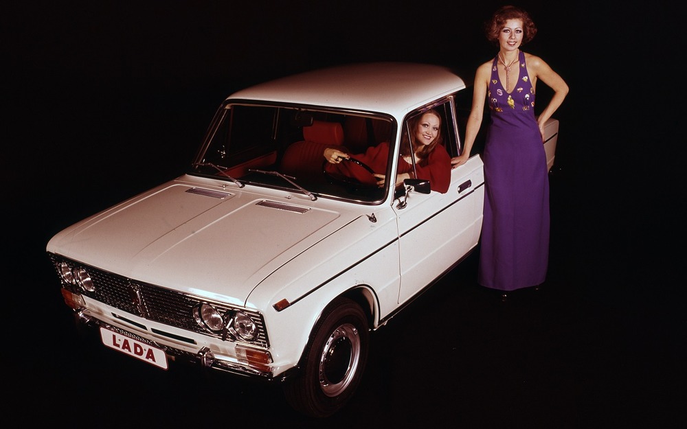 Рассадник курьезов - зачем СССР рекламировал дефицитные автомобили