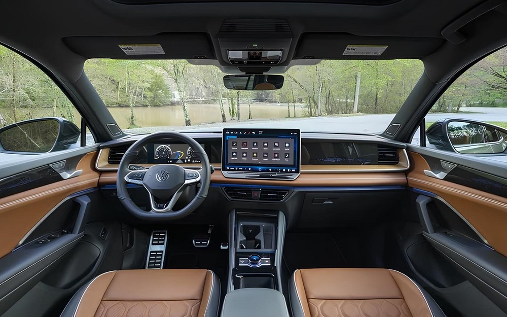 Интерьер Volkswagen Tiguan Turbo 2026