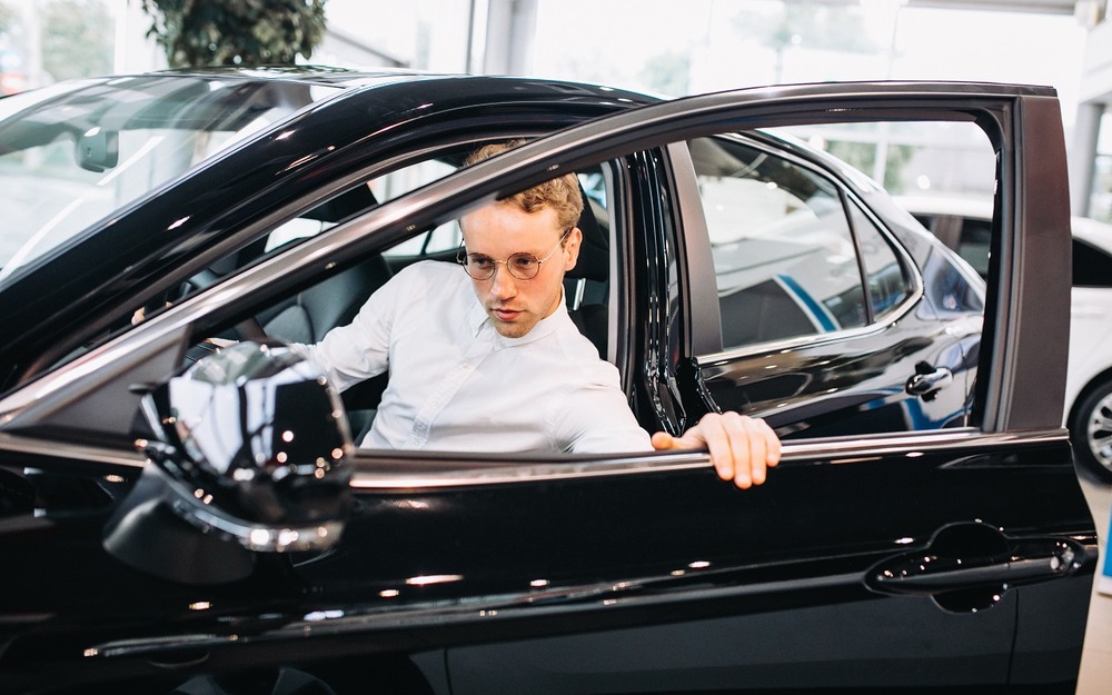 Названы самые популярные люксовые автомобили с пробегом