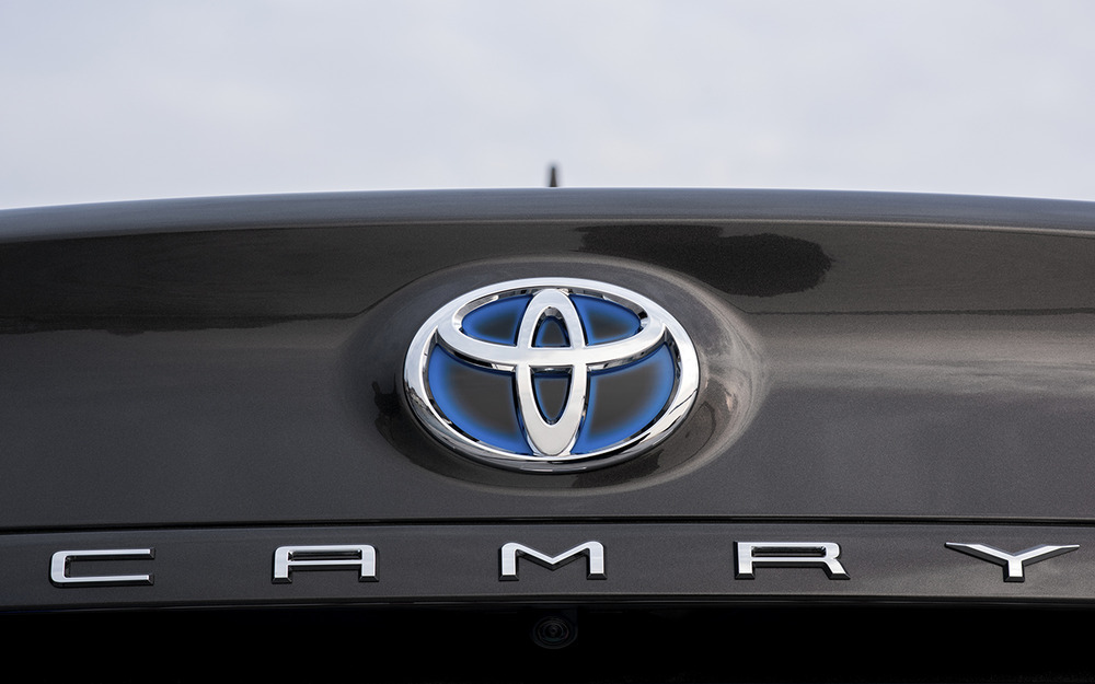 Toyota прекращает продажи седана Camry