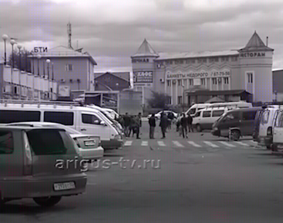 Водители маршруток делили территорию с ножами и битами 