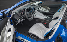 Интерьер Chevrolet Corvette E-Ray 2025