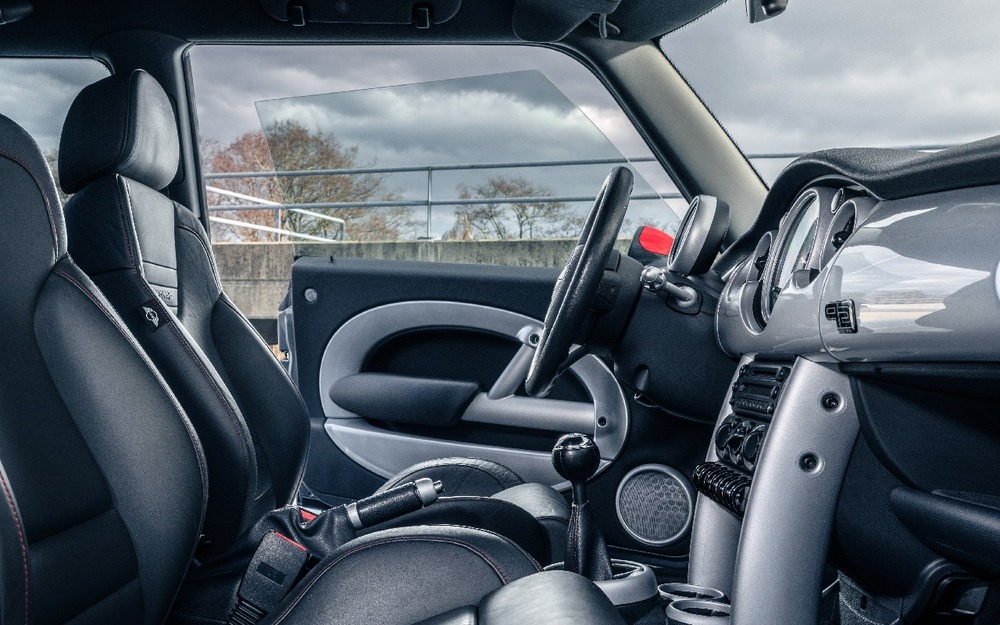 «Вечный» кузов, мощный движок, АКП - свежий премиум по цене Весты