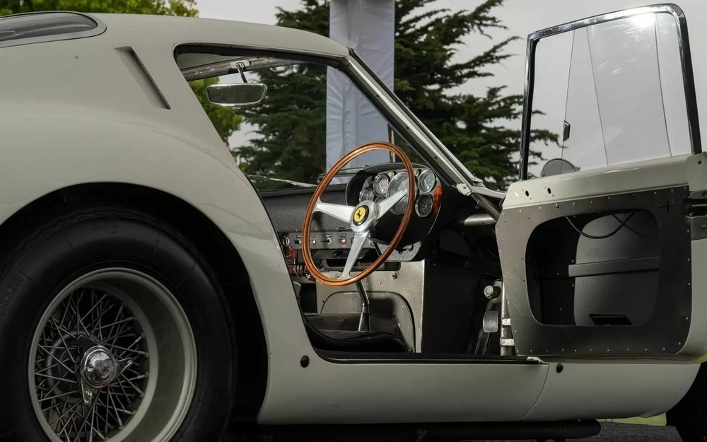 Продается одна из самых дорогих машин в мире - вы оферрареете от цены