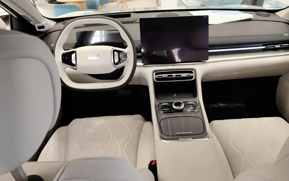 Седан Geely Galaxy A7 PHEV