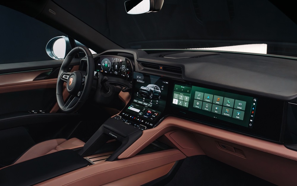Интерьер Porsche Cayenne Turbo Electric