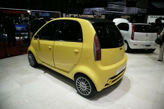 Tata Nano получила четырехлетнюю гарантию