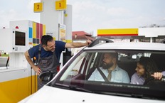 Удобство с последствиями: чем может обернуться услуга заправщика