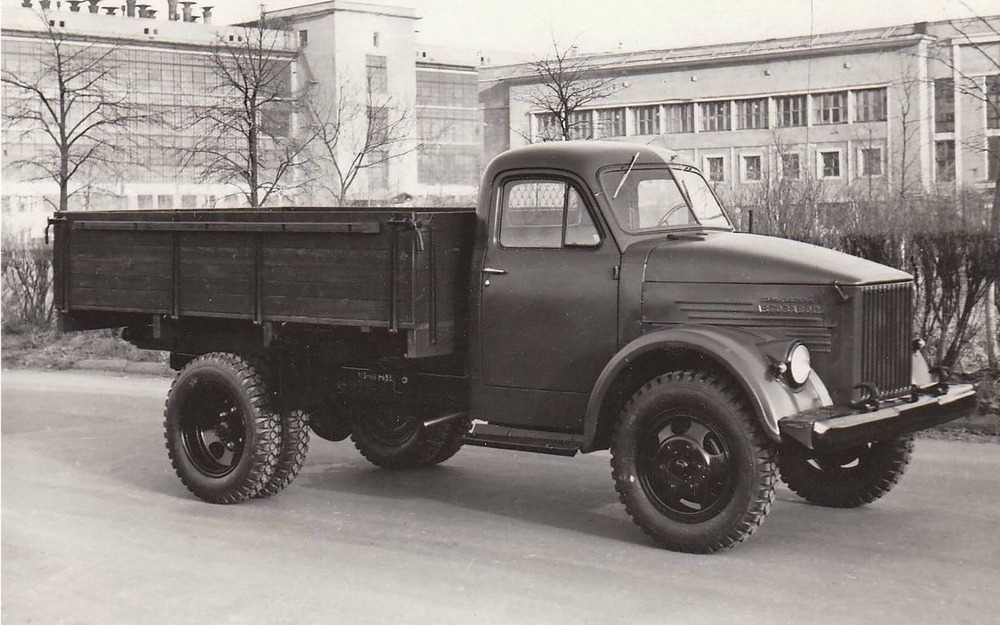 Большой юбилей: «Газону» - 70!