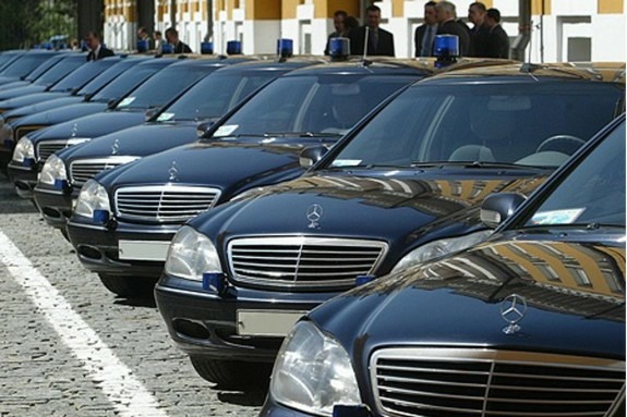В Госдуме определились с налогом на роскошные авто