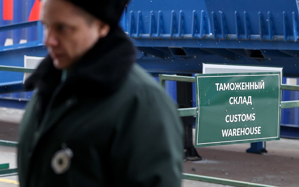 В РФ нашли нарушения таможенников по контролю уплаты утильсбора