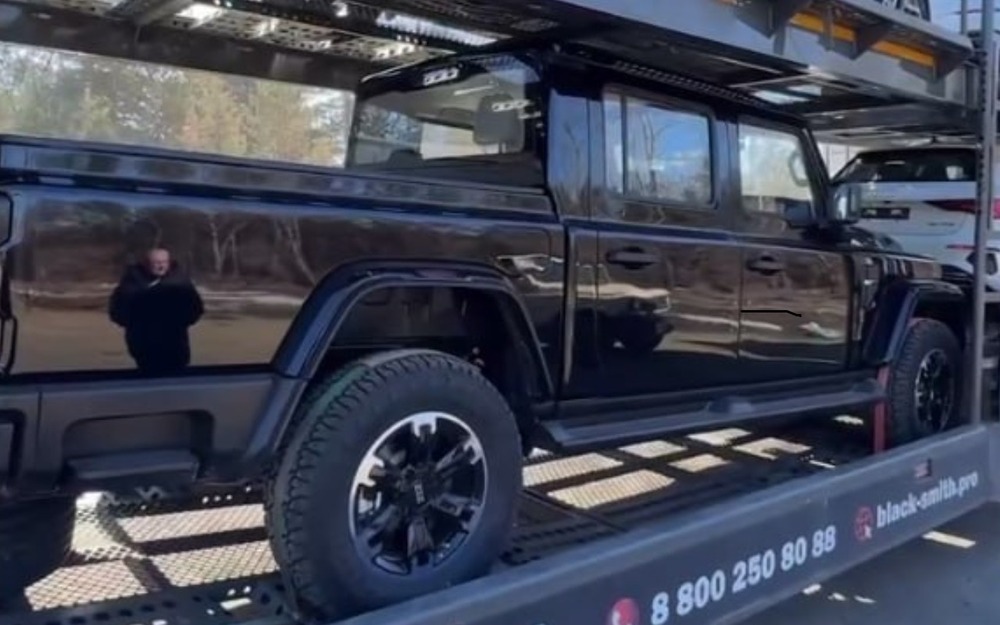 В Россию привезли крутой пикап-внедорожник - подробности