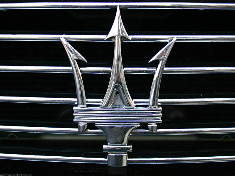 Девушки на Maserati продолжают бушевать на улицах Москвы