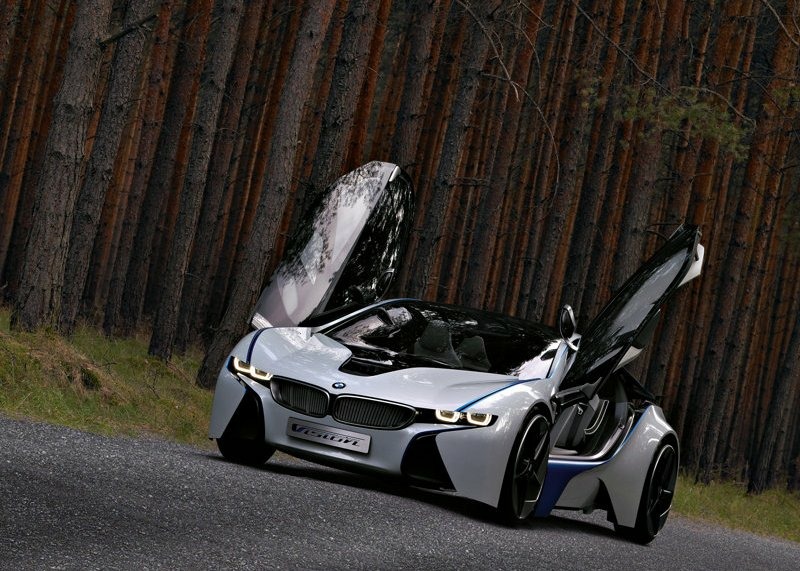 BMW назвал цену экологического спорткара