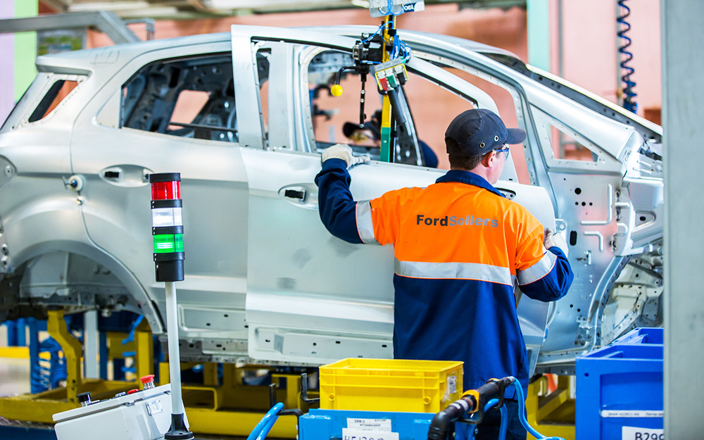 Работникам Ford в России предложили годовую зарплату. Идет торг