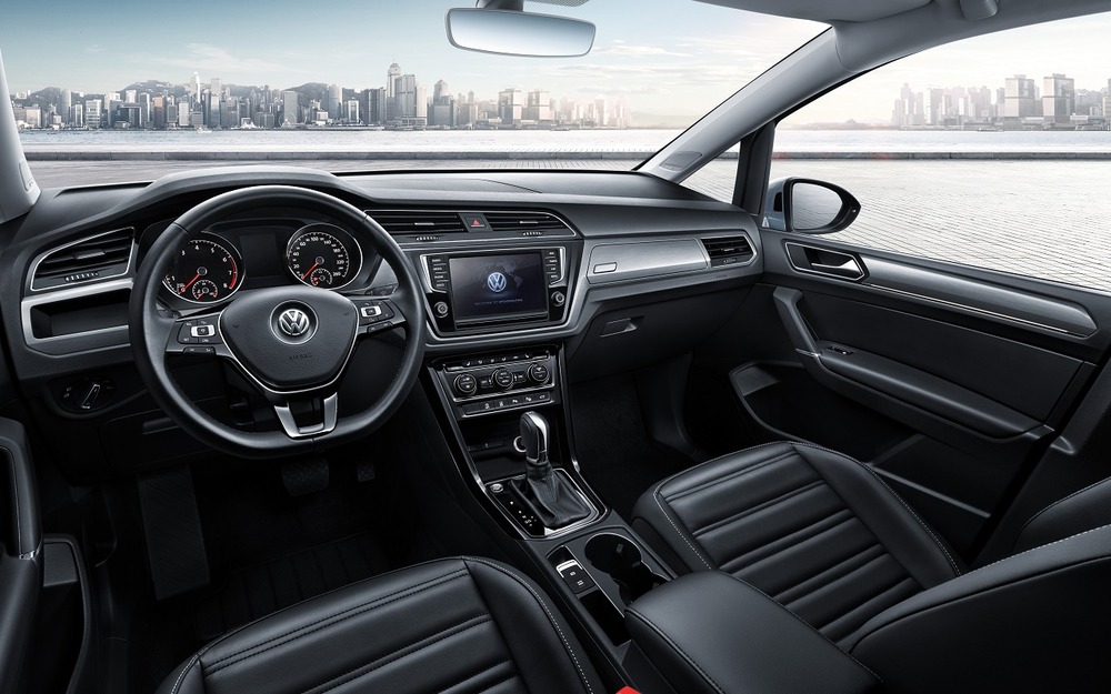 Интерьер Volkswagen Touran