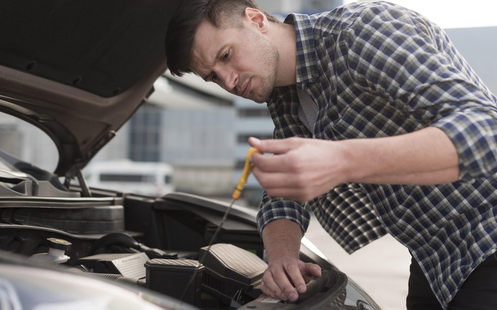 Почему моторное масло должно темнеть: объяснение эксперта