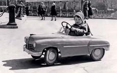 Детская педальная машинка ЗИМ