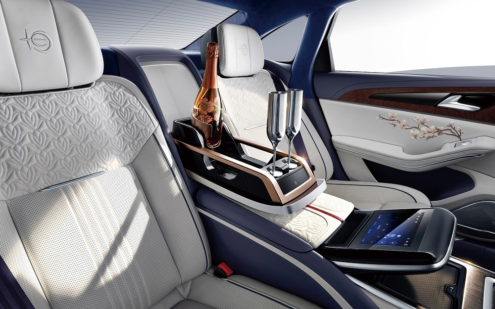 Интерьер Hongqi H9