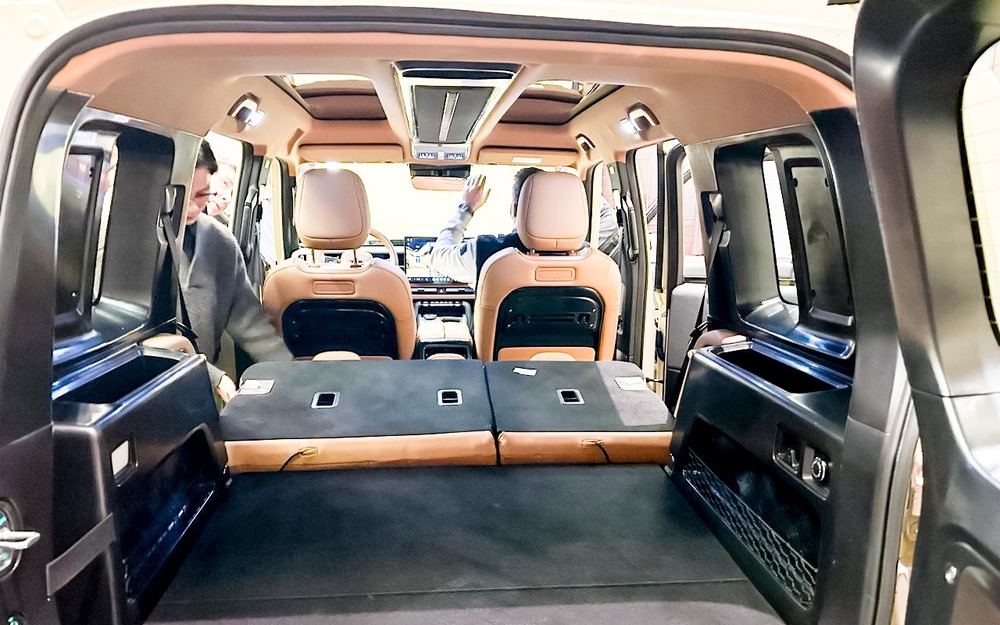 Салон iCaur V27 может быть как с двумя, так и с тремя рядами сидений.