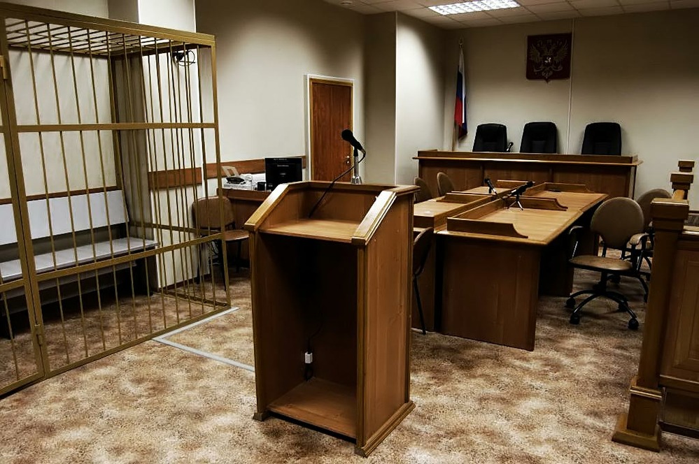 За перебранку с гаишниками депутат пойдет под суд  