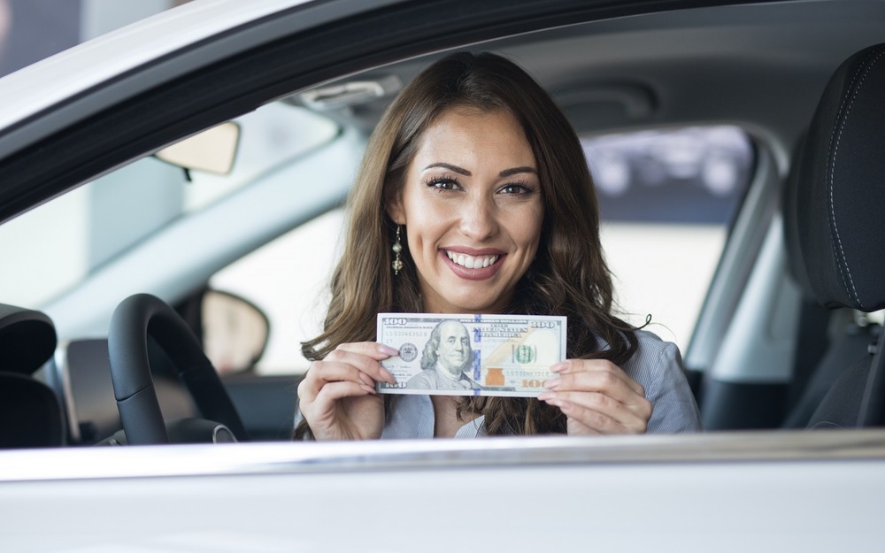 Как сильно падение доллара повлияет на цены автомобилей