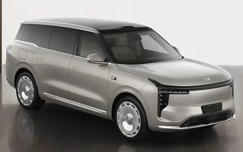 Душ за шторкой и подогрев пола на внедорожнике IM LS9 вызвали волну хейта