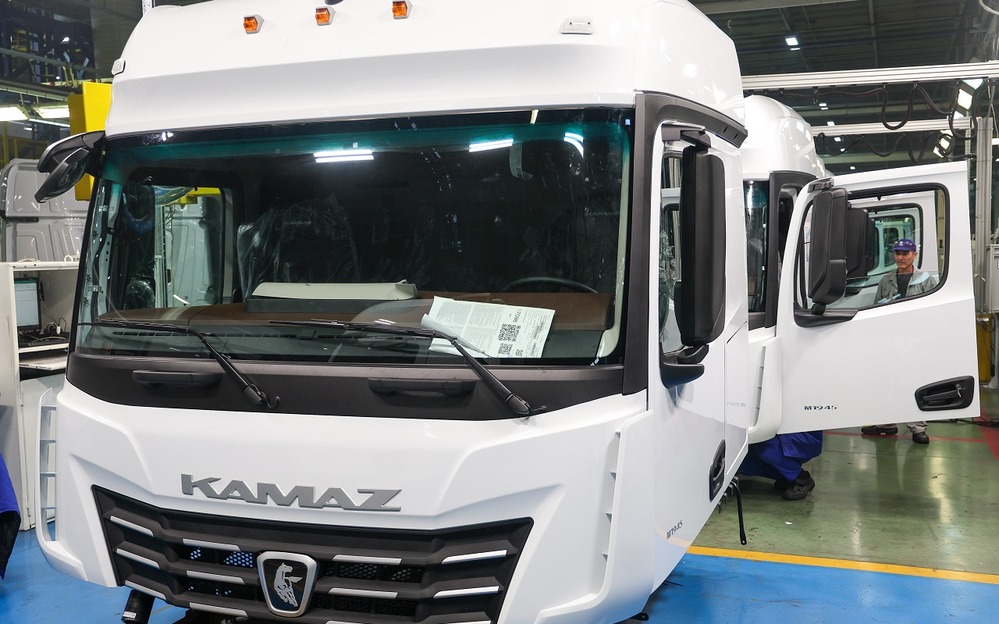 Новые кабины КАМАЗа - текут? Проверили на заводе!