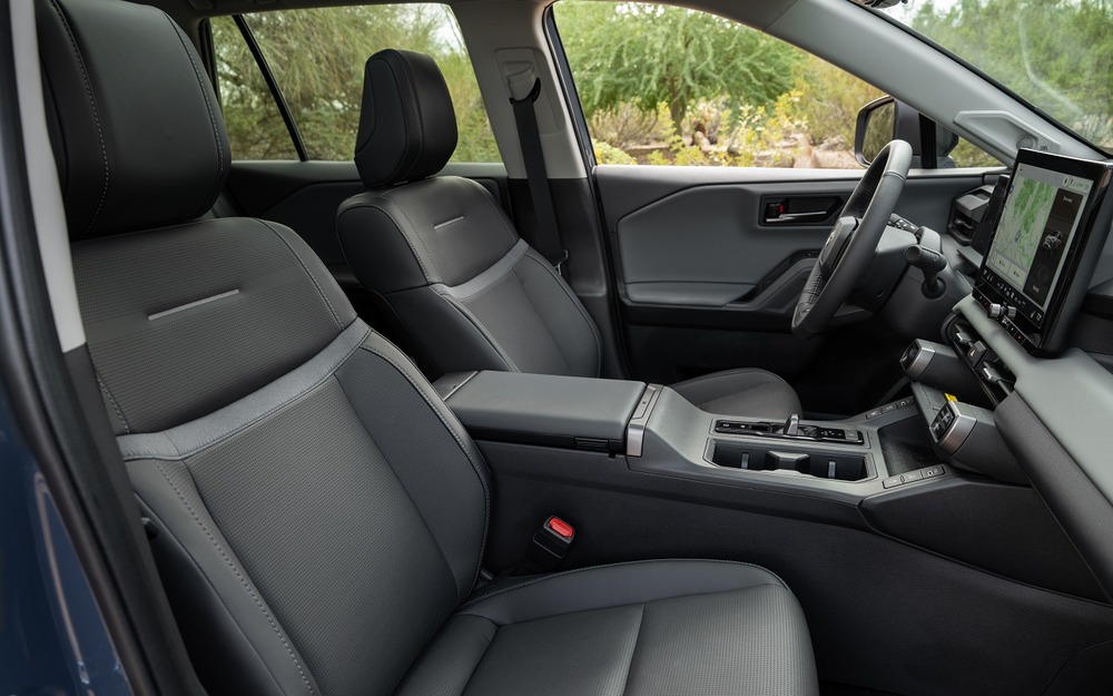 Интерьер Toyota RAV4