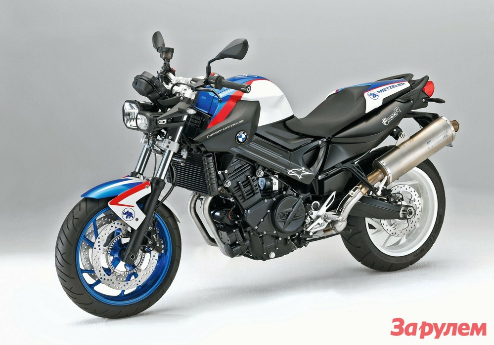 BMW F 800 R - удавшаяся попытка заманить клиента массмаркета в премиум. Вот только заплатить за этот и другие дауншифтинговые модели немцам пришлось пока обратимой, но уже ощутимой деградацией премиум-статуса брэнда.