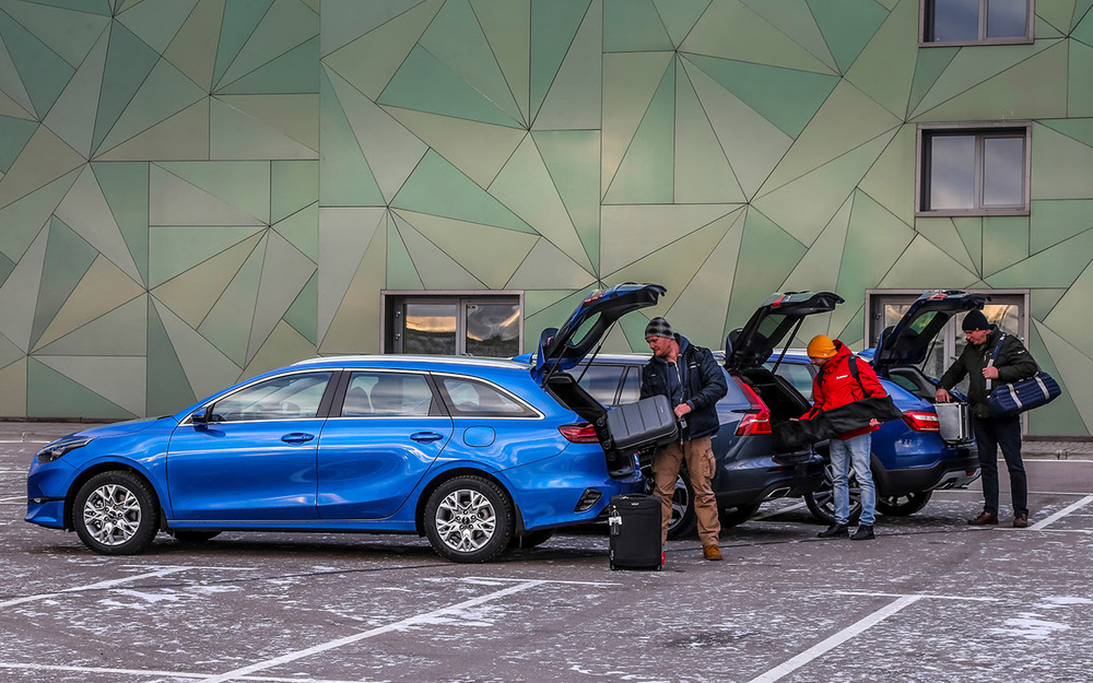 Кросс-универсалы по 1,7 млн: что взять - «бюджетную» Lada или «японку»?