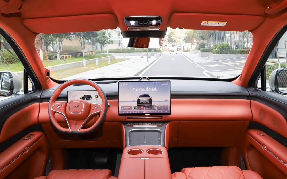 Интерьер Voyah Taishan Black Warrior