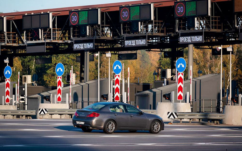 Эти водители получат право год бесплатно ездить по «платкам»
