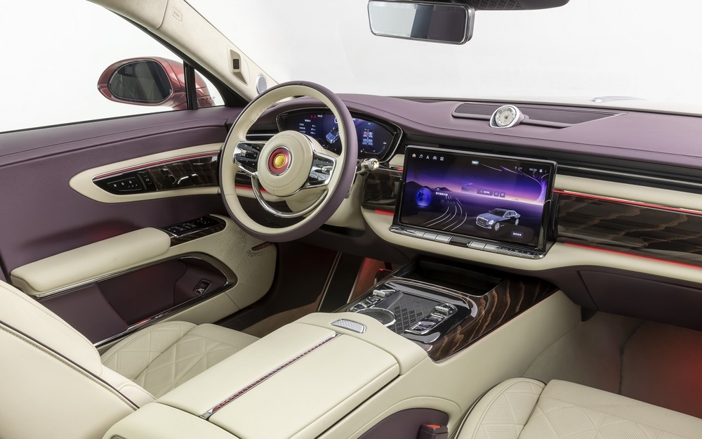 Интерьер Hongqi L1