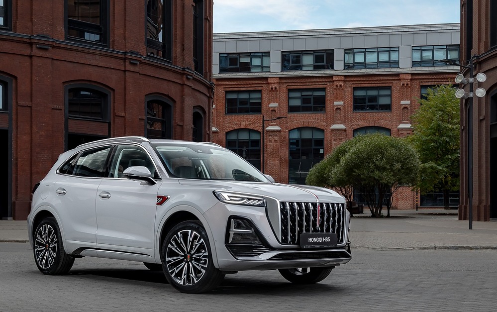 Бестселлеры HONGQI: сравнение двух кроссоверов премиальной марки