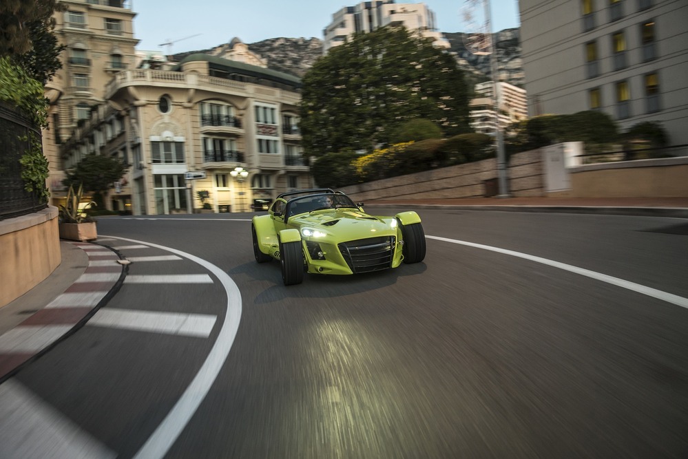 Сурово, по-голландски: марка Donkervoort представила спорткар-монстр