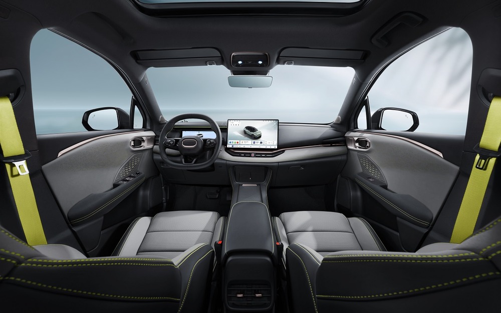 Lynk &amp; Co 06