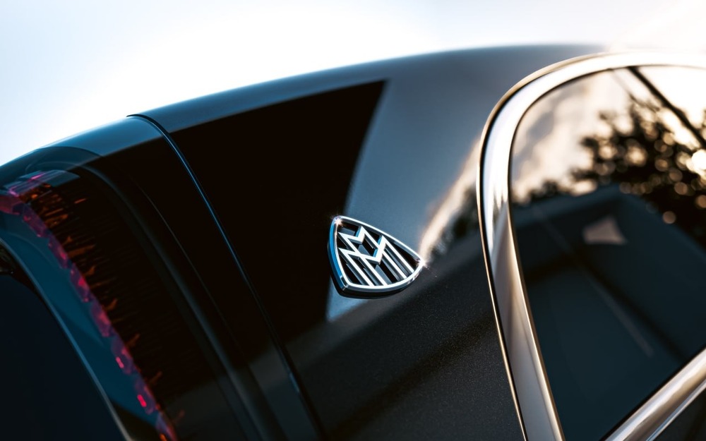 Первое тизерное изображение Mercedes-Maybach VLS